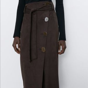 Zara buttoned faux suede skirt